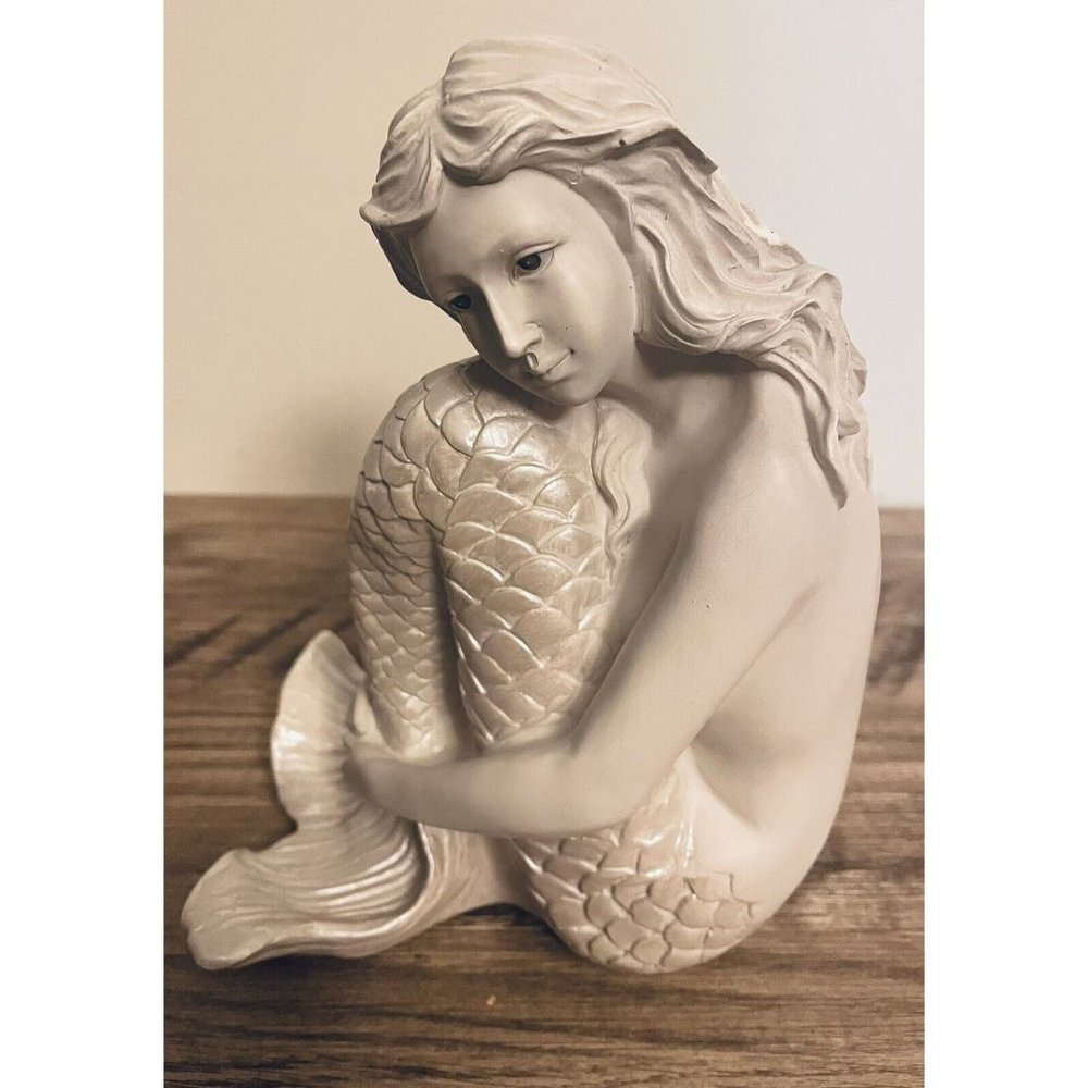 Resin Day dreaming mermaid from China